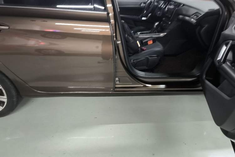 Used Peugeot 408 2015 1.2T Automatic Luxury Edition Right Side Sill