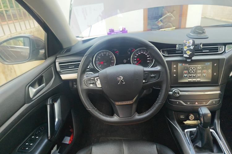 Used Peugeot 408 2015 1.2T Automatic Luxury Edition Steering Wheel