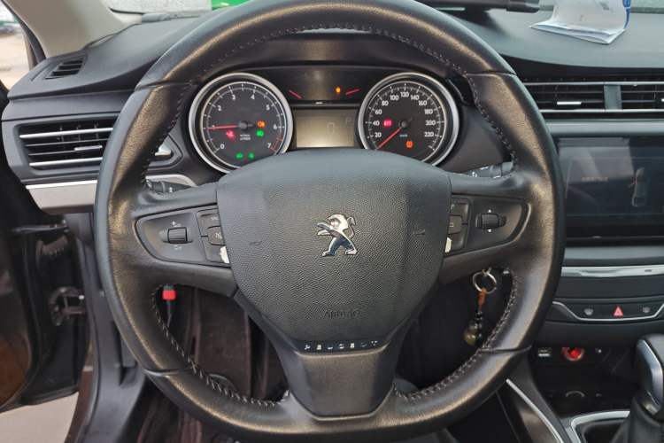 Used Peugeot 408 2015 1.2T Automatic Luxury Edition Steering Wheel