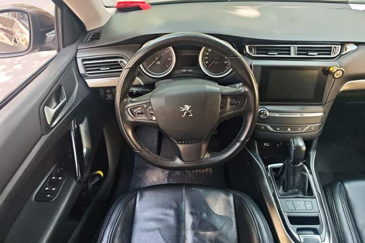 Used Peugeot 408 2015 1.2T Automatic Luxury Edition Steering Wheel