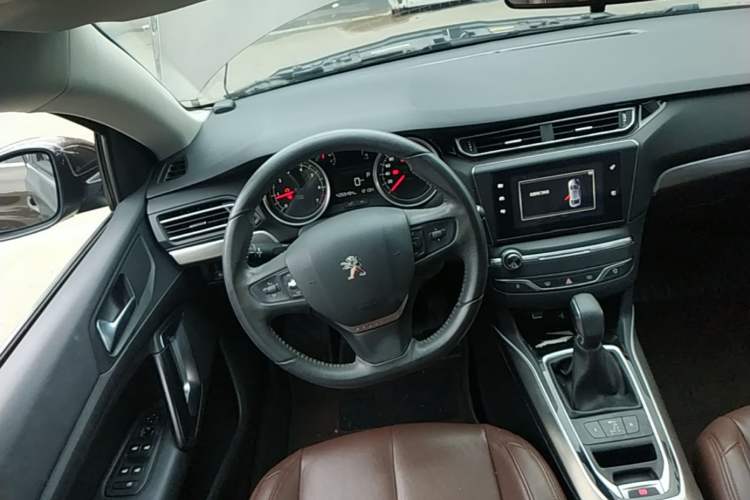 Used Peugeot 408 2015 1.2T Automatic Luxury Edition Steering Wheel