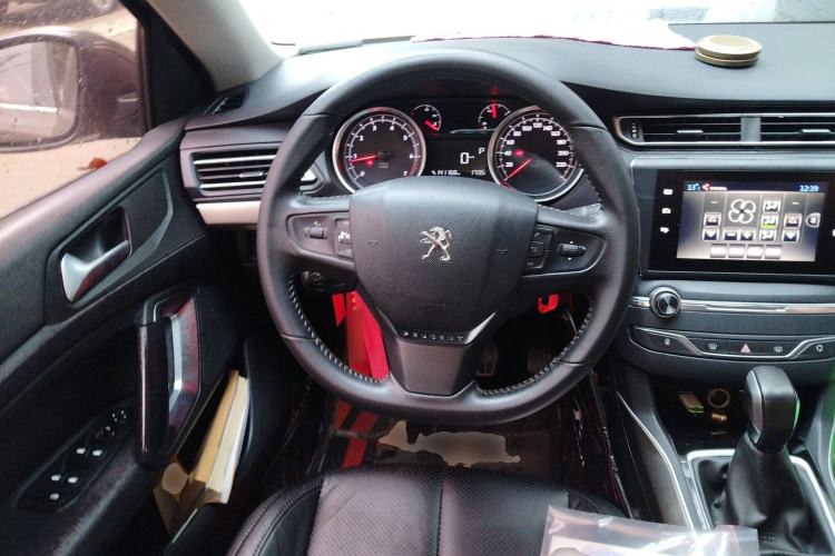 Used Peugeot 408 2015 1.2T Automatic Luxury Edition Steering Wheel