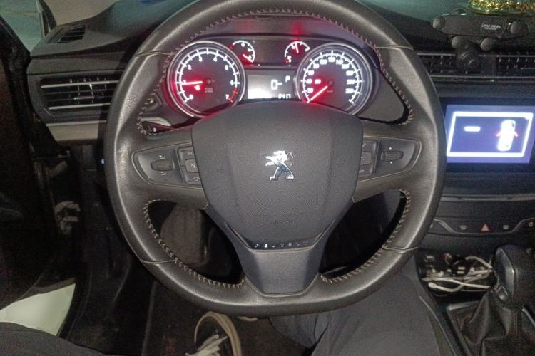 Used Peugeot 408 2015 1.2T Automatic Luxury Edition Steering Wheel