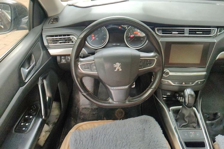 Used Peugeot 408 2015 1.2T Automatic Luxury Edition Steering Wheel