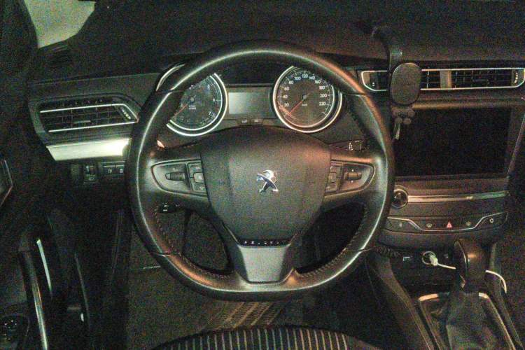 Used Peugeot 408 2015 1.2T Automatic Luxury Edition Steering Wheel