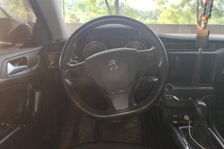 Used Peugeot 408 2015 1.2T Automatic Luxury Edition Steering Wheel