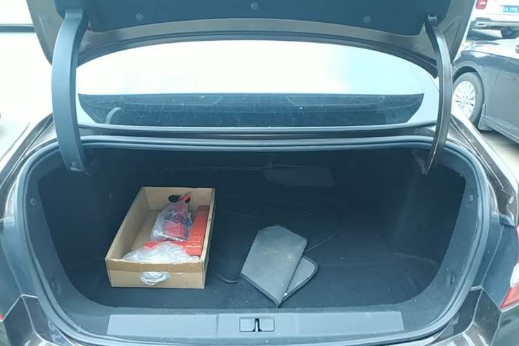Used Peugeot 408 2015 1.2T Automatic Luxury Edition Trunk