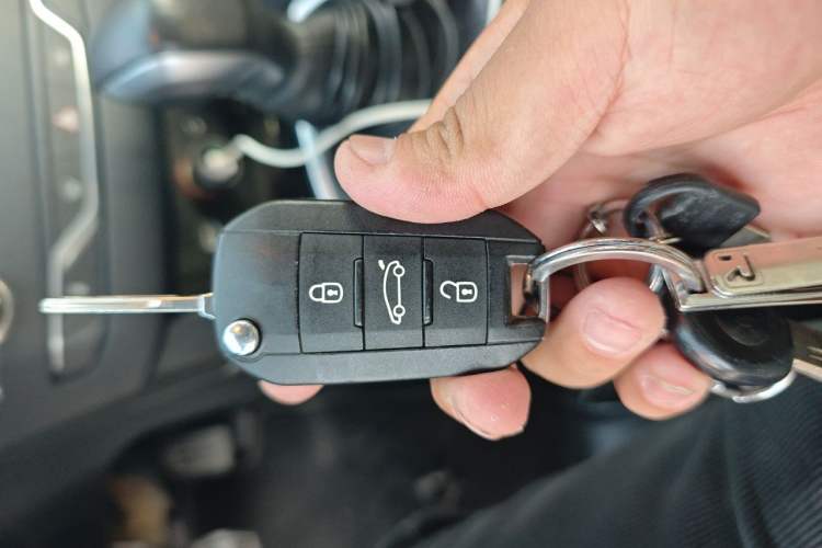 Used Peugeot 408 2015 1.2T Automatic Luxury Edition Vehicle Key