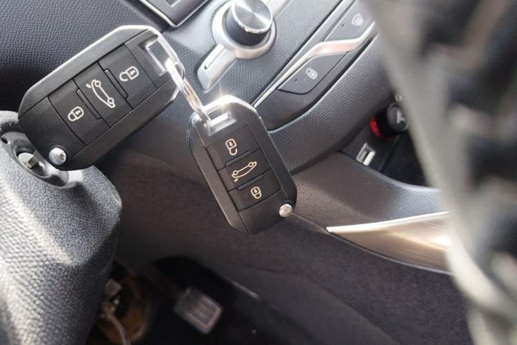 Used Peugeot 408 2015 1.2T Automatic Luxury Edition Vehicle Key