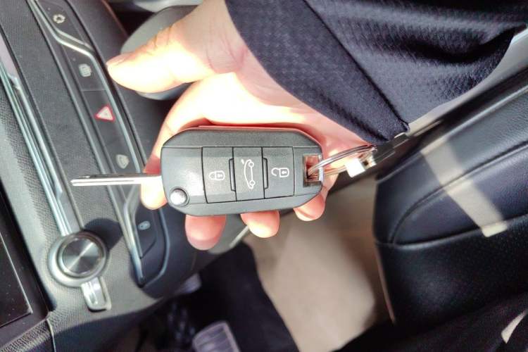 Used Peugeot 408 2015 1.2T Automatic Luxury Edition Vehicle Key