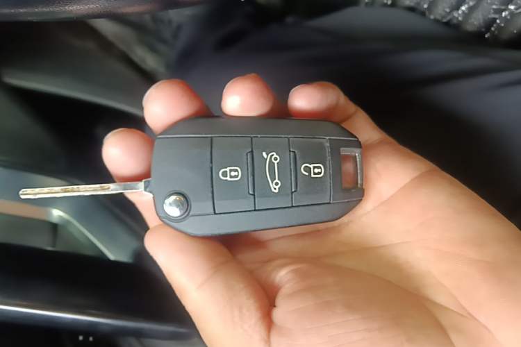 Used Peugeot 408 2015 1.2T Automatic Luxury Edition Vehicle Key