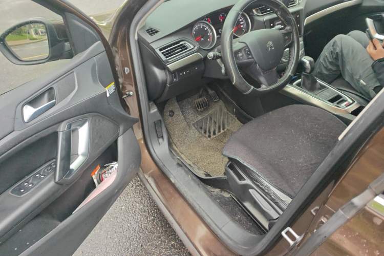 Used Peugeot 408 2015 1.2T Automatic Luxury Edition Driver Seat