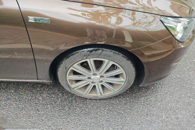 Used Peugeot 408 2015 1.2T Automatic Luxury Edition Right Front Wheel Hub