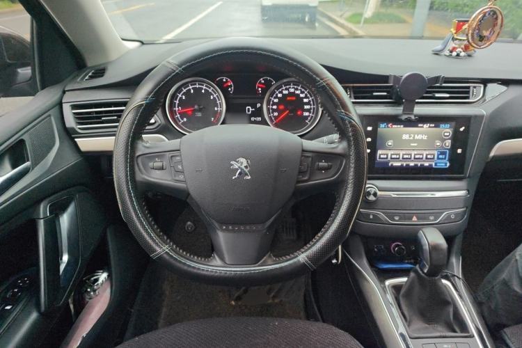 Used Peugeot 408 2015 1.2T Automatic Luxury Edition Steering Wheel