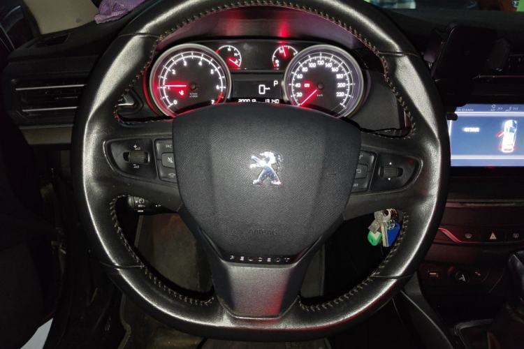 Used Peugeot 408 2015 1.2T Automatic Luxury Edition Steering Wheel