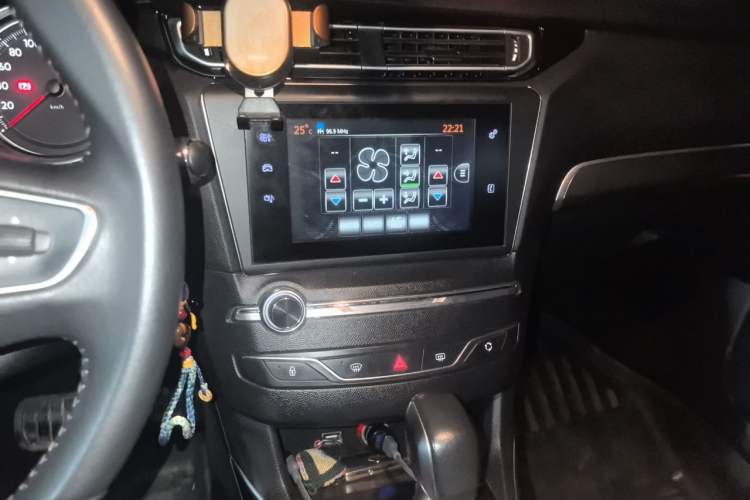 Used Peugeot 408 2015 1.2T Automatic Luxury Edition Audio And AC Panel