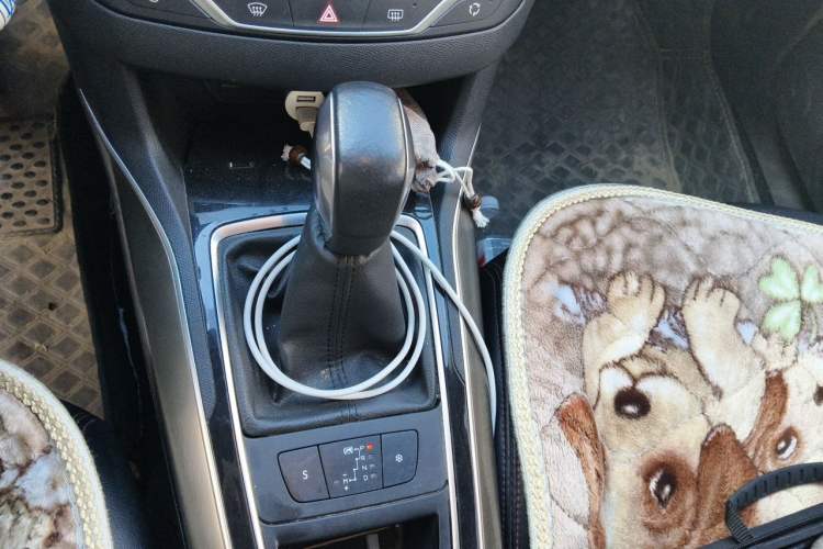 Used Peugeot 408 2015 1.2T Automatic Luxury Edition Gear Lever