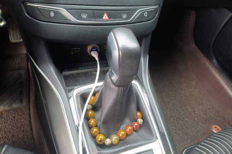 Used Peugeot 408 2015 1.2T Automatic Luxury Edition Gear Lever