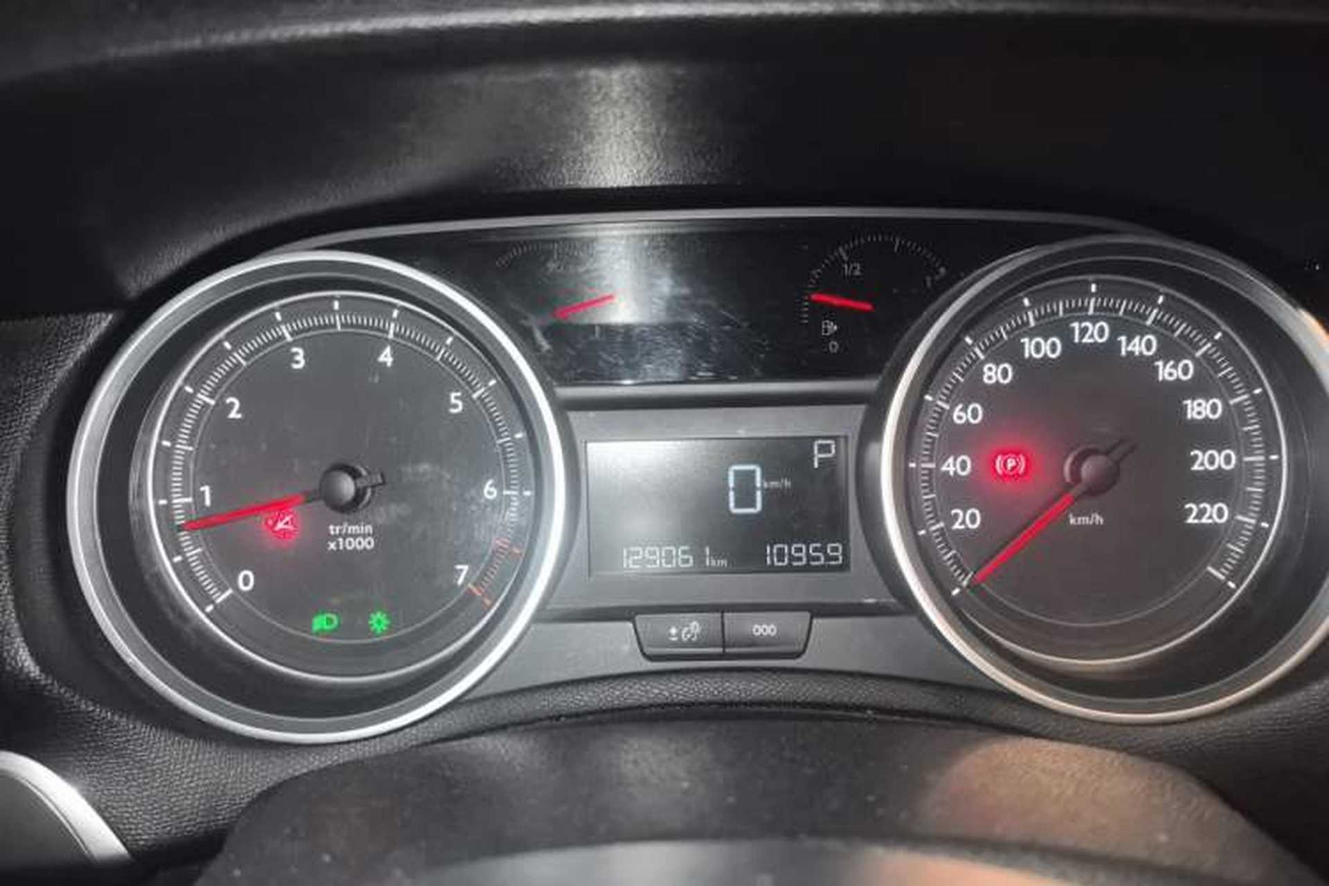 Used Peugeot 408 2015 1.2T Automatic Luxury Edition Instrument Cluster