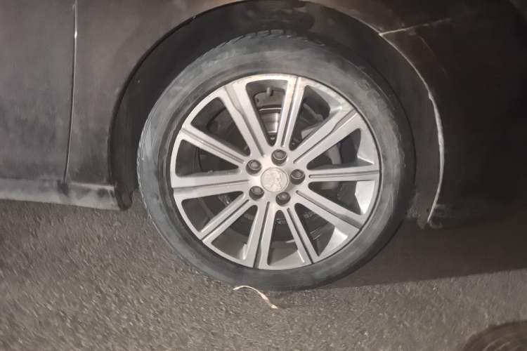 Used Peugeot 408 2015 1.2T Automatic Luxury Edition Right Front Wheel Hub