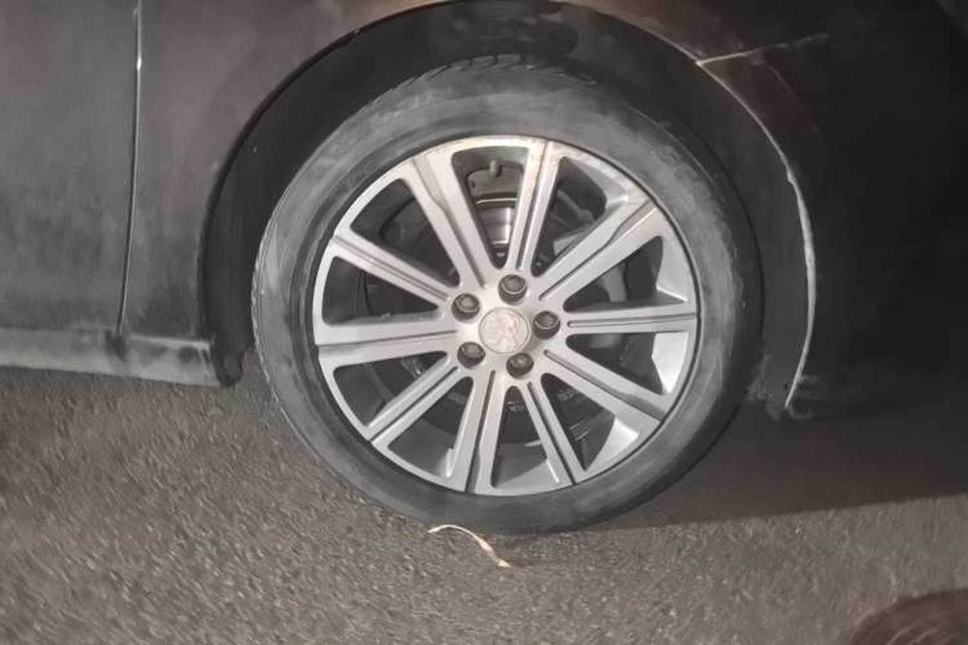 Used Peugeot 408 2015 1.2T Automatic Luxury Edition Right Front Wheel Hub