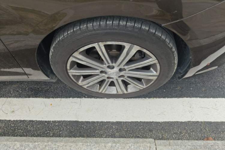 Used Peugeot 408 2015 1.2T Automatic Luxury Edition Right Front Wheel Hub