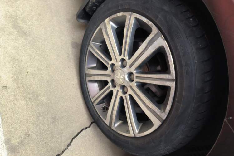 Used Peugeot 408 2015 1.2T Automatic Luxury Edition Right Front Wheel Hub
