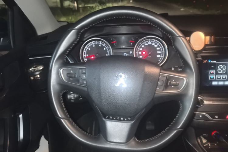 Used Peugeot 408 2015 1.2T Automatic Luxury Edition Steering Wheel