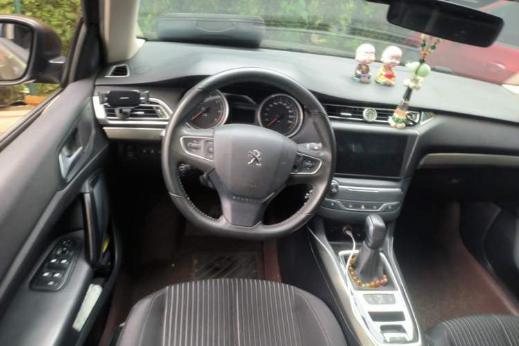 Used Peugeot 408 2015 1.2T Automatic Luxury Edition Steering Wheel