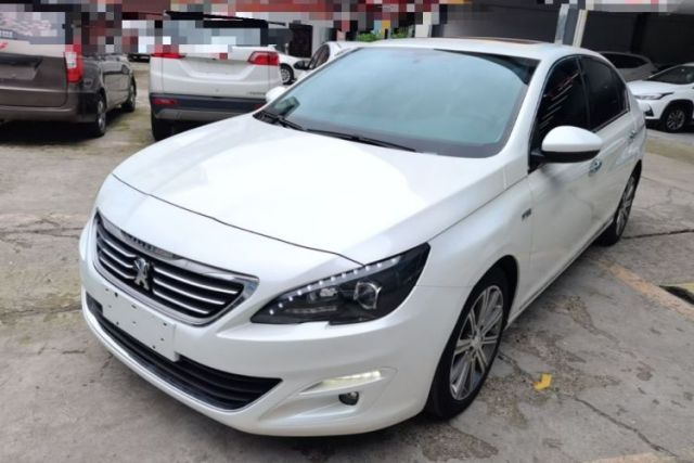 Używany Peugeot 408 2015 1.2T Automatic Luxury Edition