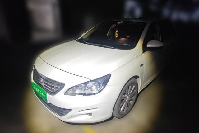 Używany Peugeot 408 2015 1.2T Automatic Luxury Edition