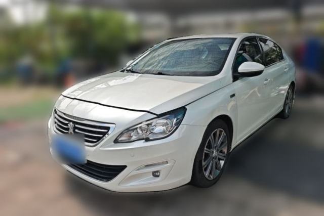 Używany Peugeot 408 2015 1.2T Automatic Luxury Edition