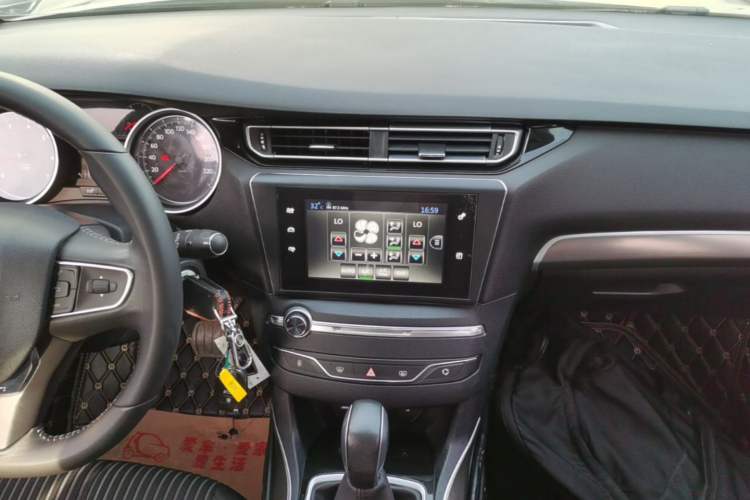 Used Peugeot 408 2015 1.2T Automatic Luxury Edition Audio And AC Panel