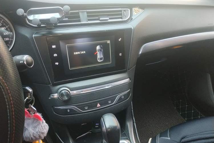 Used Peugeot 408 2015 1.2T Automatic Luxury Edition Audio And AC Panel