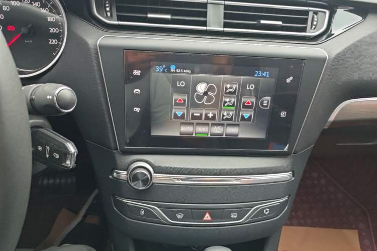 Used Peugeot 408 2015 1.2T Automatic Luxury Edition Audio And AC Panel