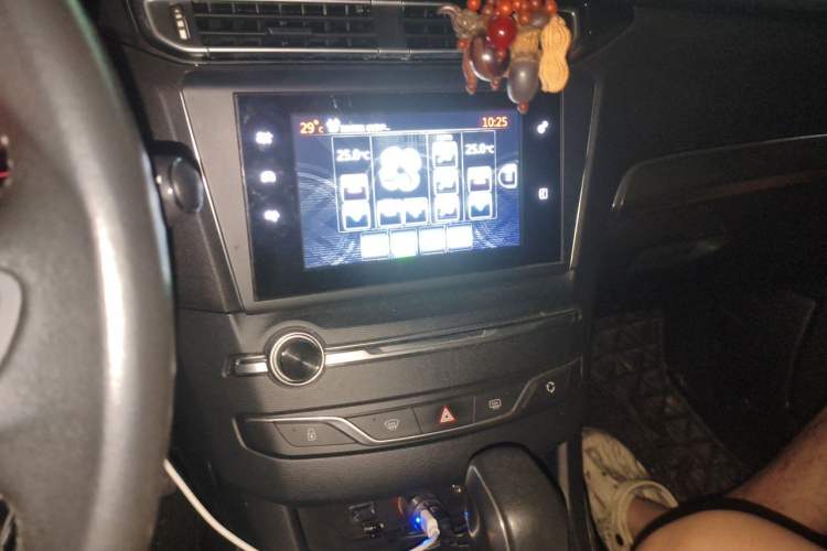 Used Peugeot 408 2015 1.2T Automatic Luxury Edition Audio And AC Panel
