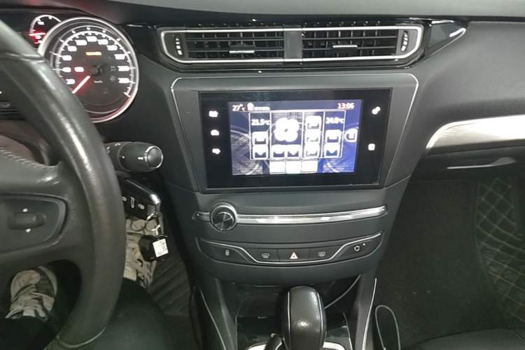 Used Peugeot 408 2015 1.2T Automatic Luxury Edition Audio And AC Panel