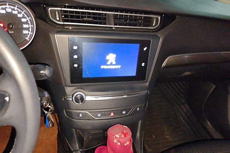 Used Peugeot 408 2015 1.2T Automatic Luxury Edition Audio And AC Panel