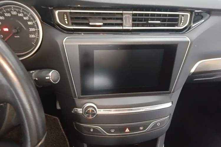Used Peugeot 408 2015 1.2T Automatic Luxury Edition Audio And AC Panel