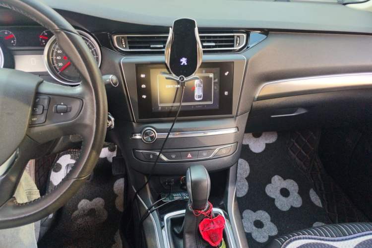 Used Peugeot 408 2015 1.2T Automatic Luxury Edition Audio And AC Panel