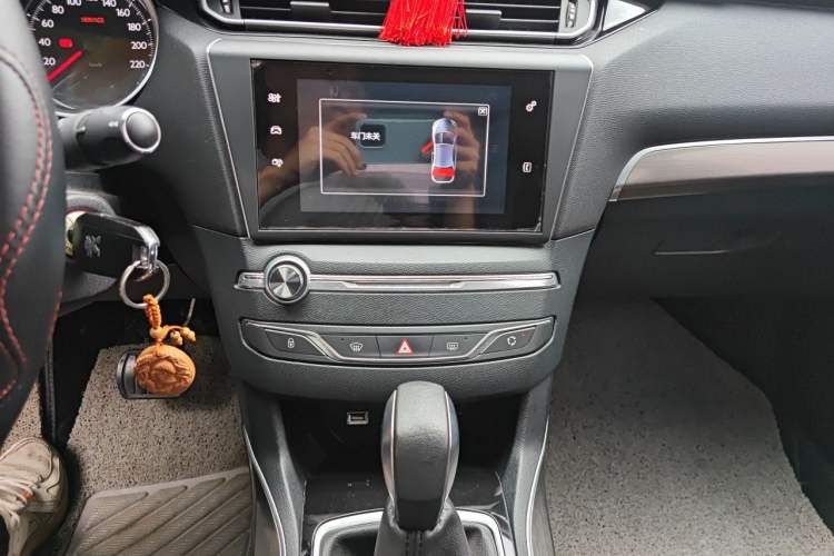 Used Peugeot 408 2015 1.2T Automatic Luxury Edition Audio And AC Panel