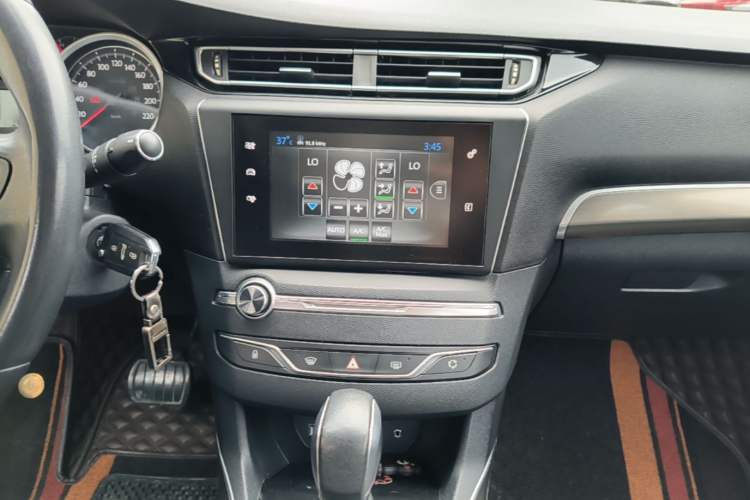 Used Peugeot 408 2015 1.2T Automatic Luxury Edition Audio And AC Panel