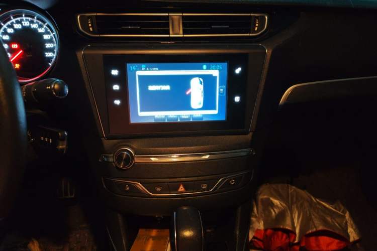 Used Peugeot 408 2015 1.2T Automatic Luxury Edition Audio And AC Panel