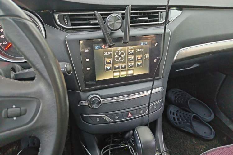 Used Peugeot 408 2015 1.2T Automatic Luxury Edition Audio And AC Panel