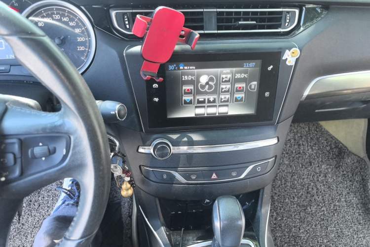 Used Peugeot 408 2015 1.2T Automatic Luxury Edition Audio And AC Panel