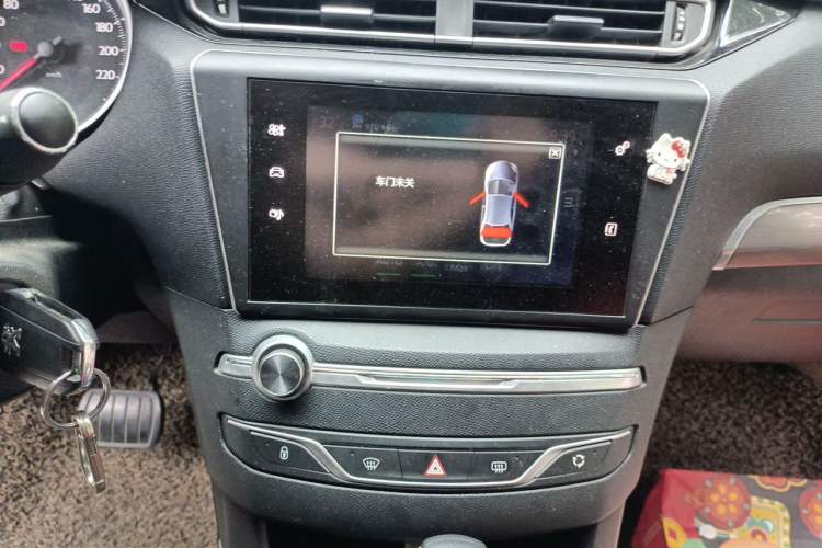 Used Peugeot 408 2015 1.2T Automatic Luxury Edition Audio And AC Panel