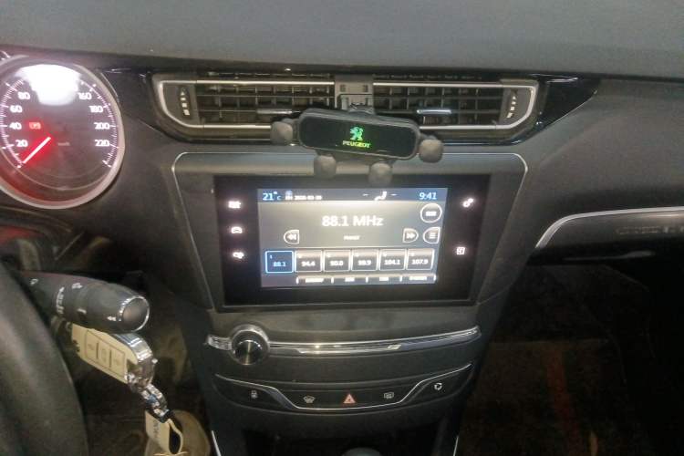 Used Peugeot 408 2015 1.2T Automatic Luxury Edition Audio And AC Panel