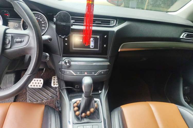 Used Peugeot 408 2015 1.2T Automatic Luxury Edition Audio And AC Panel