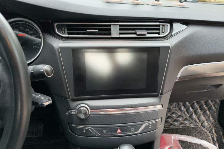 Used Peugeot 408 2015 1.2T Automatic Luxury Edition Audio And AC Panel