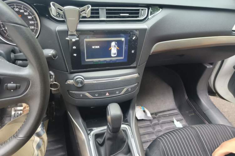 Used Peugeot 408 2015 1.2T Automatic Luxury Edition Audio And AC Panel